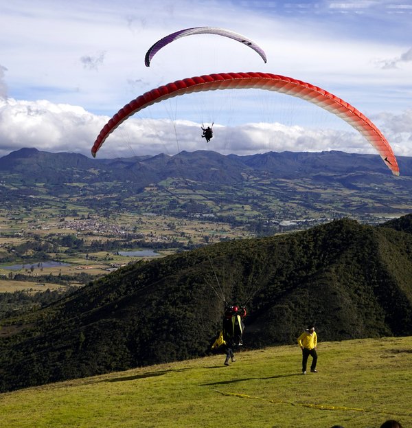 Quels sont les meilleurs spots pour faire du parapente en Colombie?